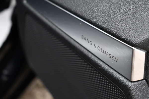 Audi A3 Sportback 40 TFSI e S-Line S-zetels ACC B&O El-klep Camera 19inch