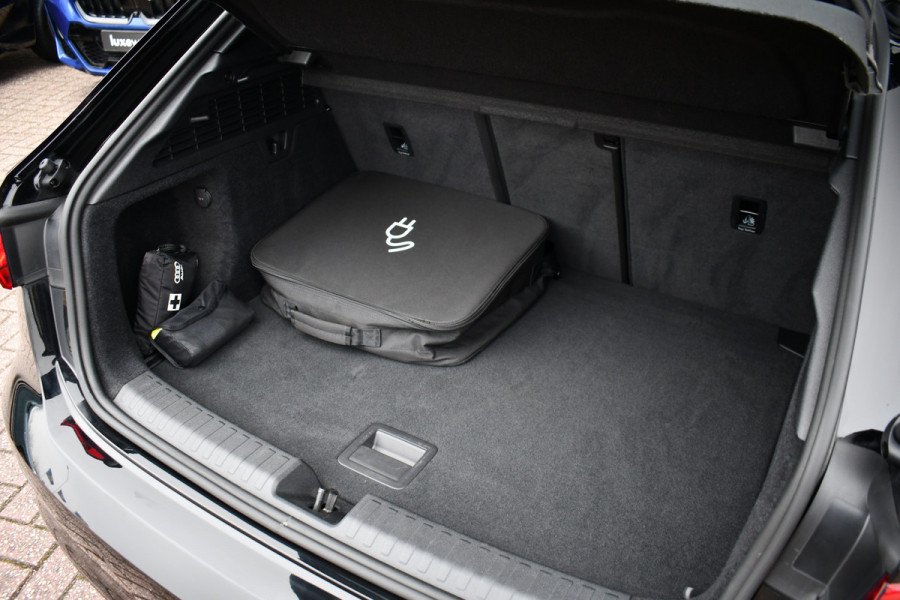 Audi A3 Sportback 40 TFSI e S-Line S-zetels ACC B&O El-klep Camera 19inch