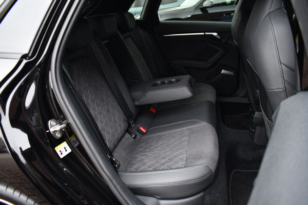 Audi A3 Sportback 40 TFSI e S-Line S-zetels ACC B&O El-klep Camera 19inch