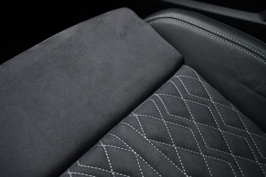 Audi A3 Sportback 40 TFSI e S-Line S-zetels ACC B&O El-klep Camera 19inch