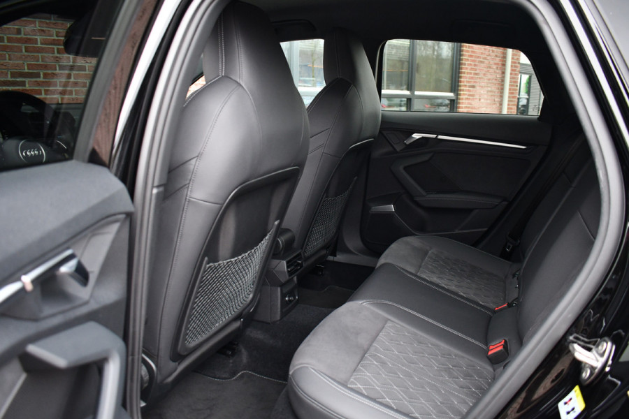 Audi A3 Sportback 40 TFSI e S-Line S-zetels ACC B&O El-klep Camera 19inch