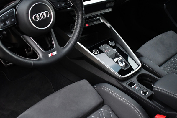 Audi A3 Sportback 40 TFSI e S-Line S-zetels ACC B&O El-klep Camera 19inch