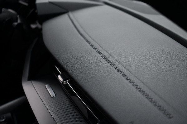 Audi A3 Sportback 40 TFSI e S-Line S-zetels ACC B&O El-klep Camera 19inch