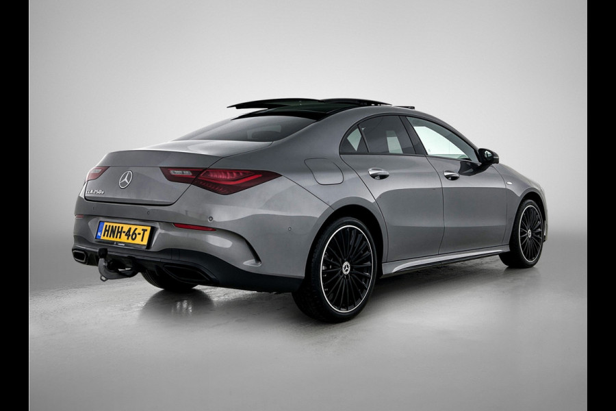 Mercedes-Benz CLA-Klasse 250 e Business Solution AMG Trekhaak | AMG Line | Night Pakket | Panorama Schuif-Kanteldak | 19 Inch AMG velgen. Inclusief 24 maanden MB Certified garantie voor Europa.