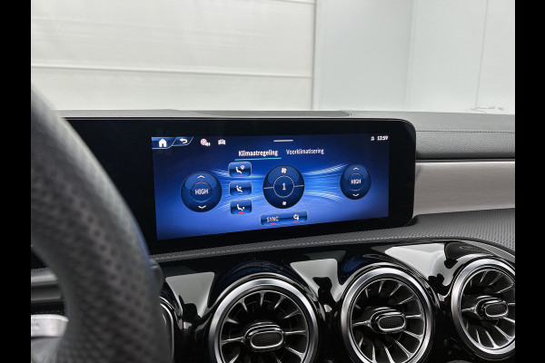 Mercedes-Benz CLA-Klasse 250 e Business Solution AMG Trekhaak | AMG Line | Night Pakket | Panorama Schuif-Kanteldak | 19 Inch AMG velgen. Inclusief 24 maanden MB Certified garantie voor Europa.
