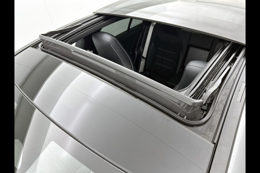 Mercedes-Benz CLA-Klasse 250 e Business Solution AMG Trekhaak | AMG Line | Night Pakket | Panorama Schuif-Kanteldak | 19 Inch AMG velgen. Inclusief 24 maanden MB Certified garantie voor Europa.