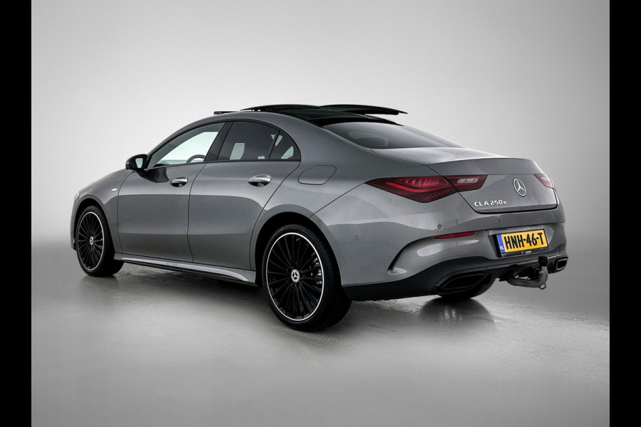 Mercedes-Benz CLA-Klasse 250 e Business Solution AMG Trekhaak | AMG Line | Night Pakket | Panorama Schuif-Kanteldak | 19 Inch AMG velgen. Inclusief 24 maanden MB Certified garantie voor Europa.