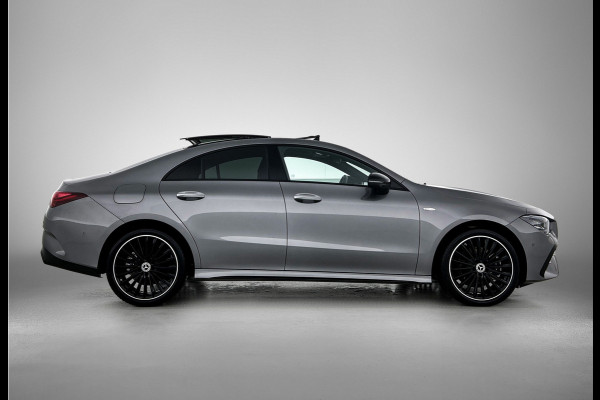 Mercedes-Benz CLA-Klasse 250 e Business Solution AMG Trekhaak | AMG Line | Night Pakket | Panorama Schuif-Kanteldak | 19 Inch AMG velgen. Inclusief 24 maanden MB Certified garantie voor Europa.