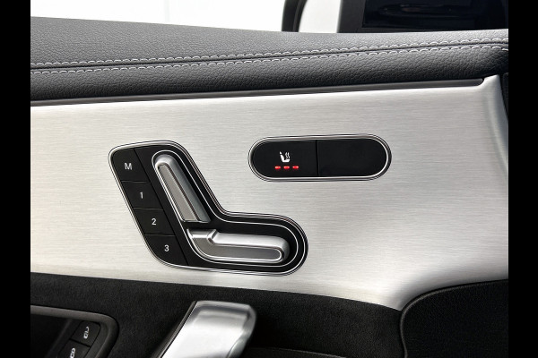 Mercedes-Benz CLA-Klasse 250 e Business Solution AMG Trekhaak | AMG Line | Night Pakket | Panorama Schuif-Kanteldak | 19 Inch AMG velgen. Inclusief 24 maanden MB Certified garantie voor Europa.