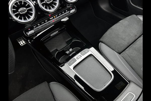 Mercedes-Benz CLA-Klasse 250 e Business Solution AMG Trekhaak | AMG Line | Night Pakket | Panorama Schuif-Kanteldak | 19 Inch AMG velgen. Inclusief 24 maanden MB Certified garantie voor Europa.
