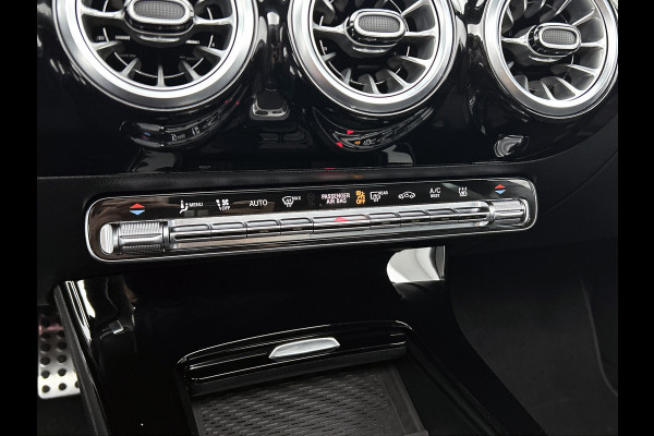 Mercedes-Benz CLA-Klasse 250 e Business Solution AMG Trekhaak | AMG Line | Night Pakket | Panorama Schuif-Kanteldak | 19 Inch AMG velgen. Inclusief 24 maanden MB Certified garantie voor Europa.