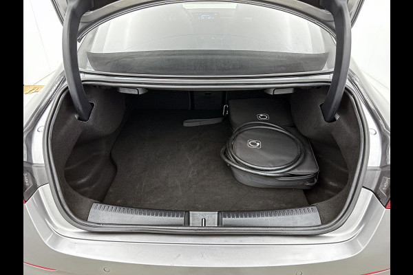 Mercedes-Benz CLA-Klasse 250 e Business Solution AMG Trekhaak | AMG Line | Night Pakket | Panorama Schuif-Kanteldak | 19 Inch AMG velgen. Inclusief 24 maanden MB Certified garantie voor Europa.