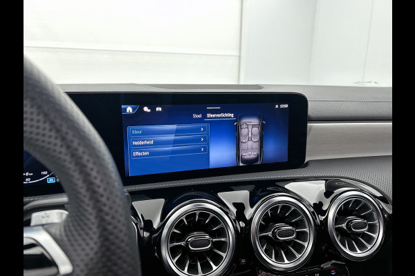 Mercedes-Benz CLA-Klasse 250 e Business Solution AMG Trekhaak | AMG Line | Night Pakket | Panorama Schuif-Kanteldak | 19 Inch AMG velgen. Inclusief 24 maanden MB Certified garantie voor Europa.