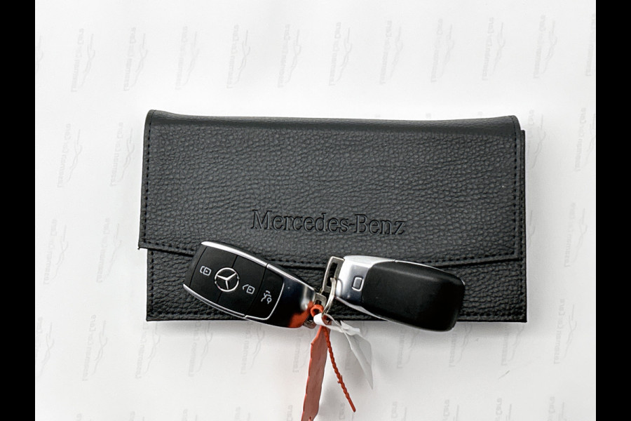 Mercedes-Benz CLA-Klasse 250 e Business Solution AMG Trekhaak | AMG Line | Night Pakket | Panorama Schuif-Kanteldak | 19 Inch AMG velgen. Inclusief 24 maanden MB Certified garantie voor Europa.