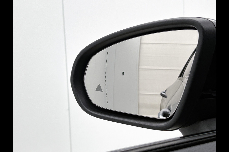 Mercedes-Benz CLA-Klasse 250 e Business Solution AMG Trekhaak | AMG Line | Night Pakket | Panorama Schuif-Kanteldak | 19 Inch AMG velgen. Inclusief 24 maanden MB Certified garantie voor Europa.