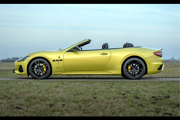 Maserati GranCabrio 4.7 Sport | AM Kleur | 1-1 | Carbon | Carplay