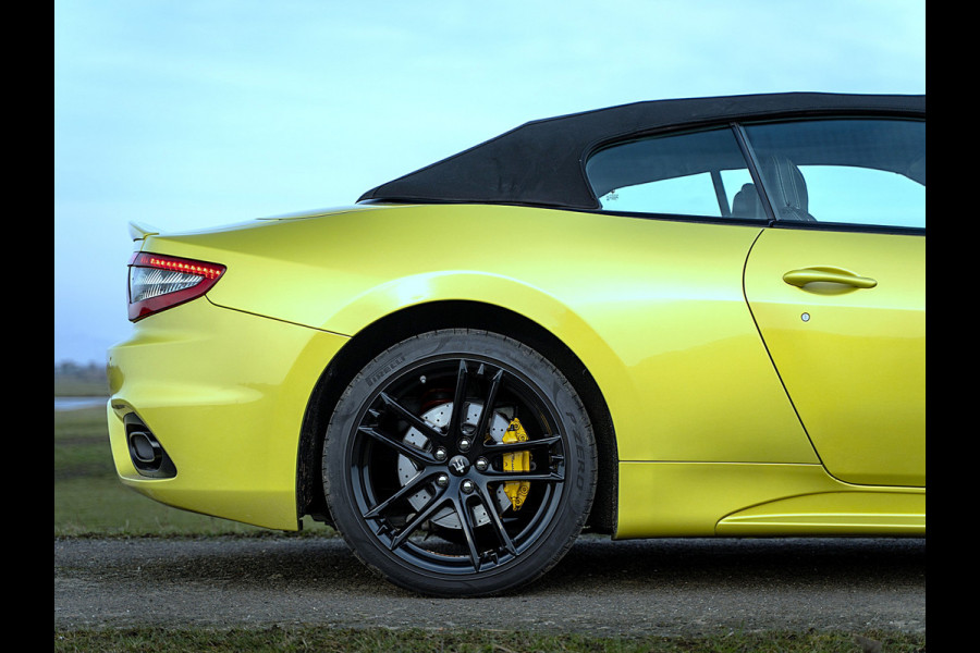 Maserati GranCabrio 4.7 Sport | AM Kleur | 1-1 | Carbon | Carplay