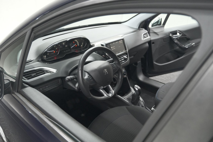 Peugeot 208 PureTech 82 Signature | Apple Carplay | Parkeersensoren | Navigatie | Airco