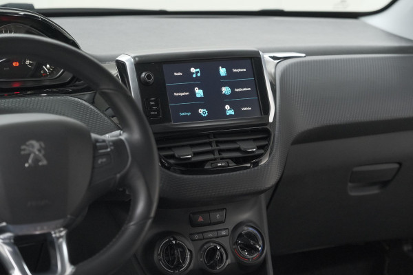 Peugeot 208 PureTech 82 Signature | Apple Carplay | Parkeersensoren | Navigatie | Airco
