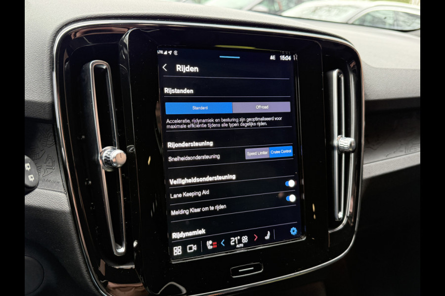 Volvo XC40 Recharge Core 70 kWh | SOH 91.5% | Apple Carplay | Trekhaak | Stoel/Stuurverw.