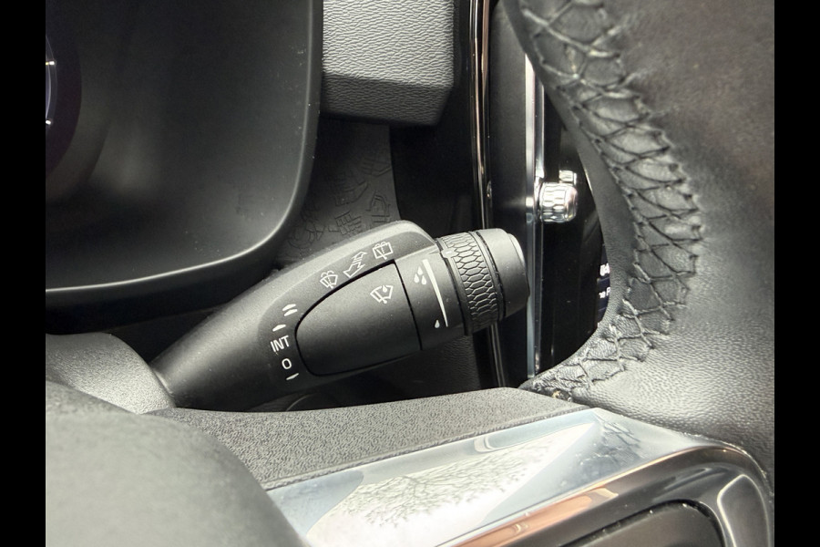 Volvo XC40 Recharge Core 70 kWh | SOH 91.5% | Apple Carplay | Trekhaak | Stoel/Stuurverw.