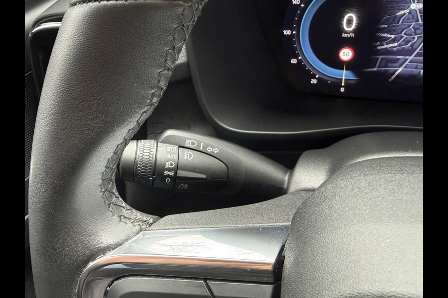 Volvo XC40 Recharge Core 70 kWh | SOH 91.5% | Apple Carplay | Trekhaak | Stoel/Stuurverw.