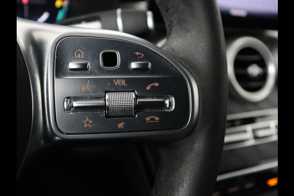 Mercedes-Benz C-Klasse 300e AMG Limited | Panoramadak | 360 Camera | Stoelverwarming | Trekhaak | Carplay | Leder/Alcantara | Sfeerverlichting | Navigatie | Cruise control | Park Assist |