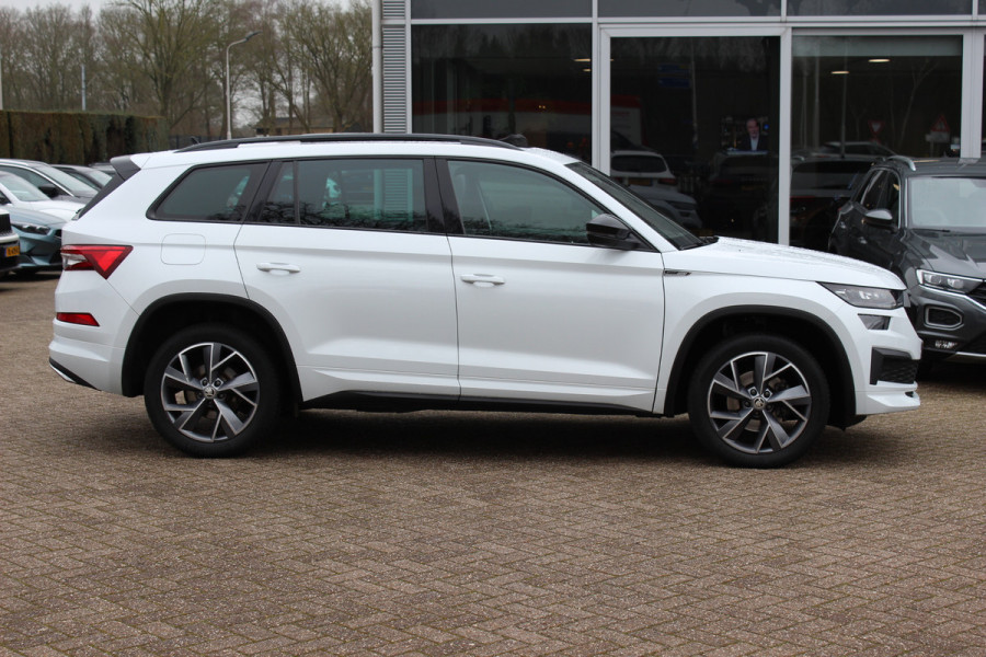 Škoda Kodiaq 1.5 TSI Sportline Business / Trekhaak / Panoramadak / Camera / Keyless / 20'' / CarPlay / Navigatie / Matrix LED / DAB / Stoelverwarming / Cruise Control