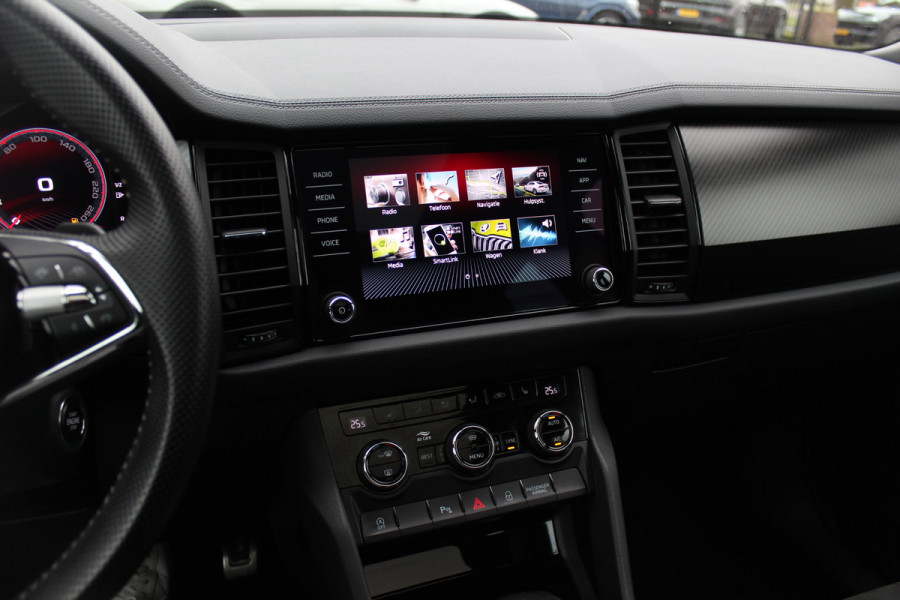 Škoda Kodiaq 1.5 TSI Sportline Business / Trekhaak / Panoramadak / Camera / Keyless / 20'' / CarPlay / Navigatie / Matrix LED / DAB / Stoelverwarming / Cruise Control