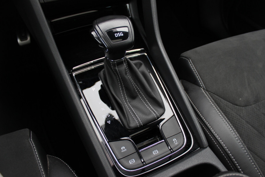 Škoda Kodiaq 1.5 TSI Sportline Business / Trekhaak / Panoramadak / Camera / Keyless / 20'' / CarPlay / Navigatie / Matrix LED / DAB / Stoelverwarming / Cruise Control