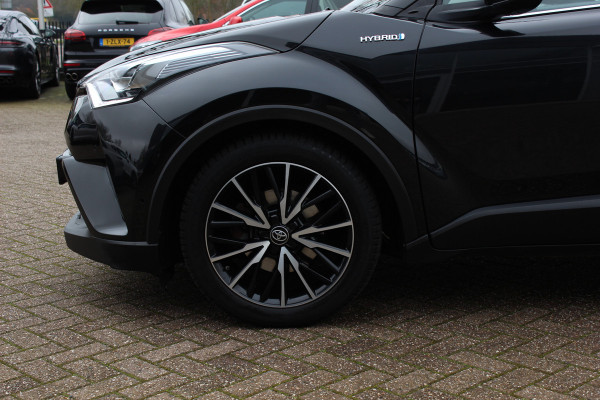 Toyota C-HR 1.8 Hybrid Executive / Trekhaak / Bruin leder / Camera / 18 inch / Led Koplampen / Stoelverwarming