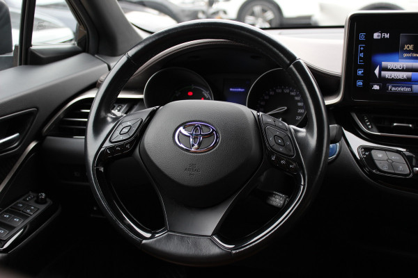 Toyota C-HR 1.8 Hybrid Executive / Trekhaak / Bruin leder / Camera / 18 inch / Led Koplampen / Stoelverwarming