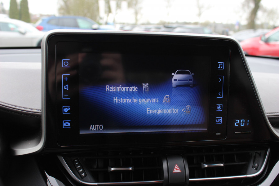 Toyota C-HR 1.8 Hybrid Executive / Trekhaak / Bruin leder / Camera / 18 inch / Led Koplampen / Stoelverwarming