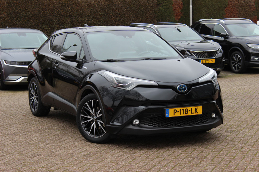 Toyota C-HR 1.8 Hybrid Executive / Trekhaak / Bruin leder / Camera / 18 inch / Led Koplampen / Stoelverwarming