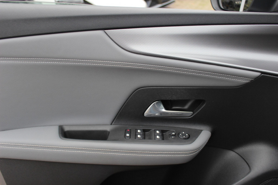 Opel Mokka 1.2 Turbo GS Line / Trekhaak / Camera / CarPlay / LED Koplampen / 17'' / Navigatie / DAB / Dodehoek / Cruise Control