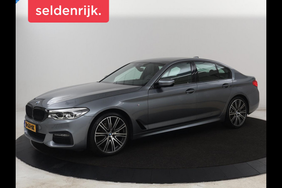 BMW 5 Serie 520i M Sport | Nappaleder | Head-Up | Stoelverwarming | Camera | Carplay | Sfeerverlichting | 20'' | Live Cockpit | Navigatie | Park Assist | Full LED