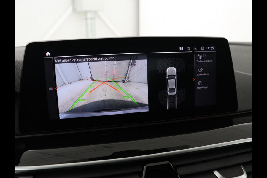 BMW 5 Serie 520i M Sport | Nappaleder | Head-Up | Stoelverwarming | Camera | Carplay | Sfeerverlichting | 20'' | Live Cockpit | Navigatie | Park Assist | Full LED