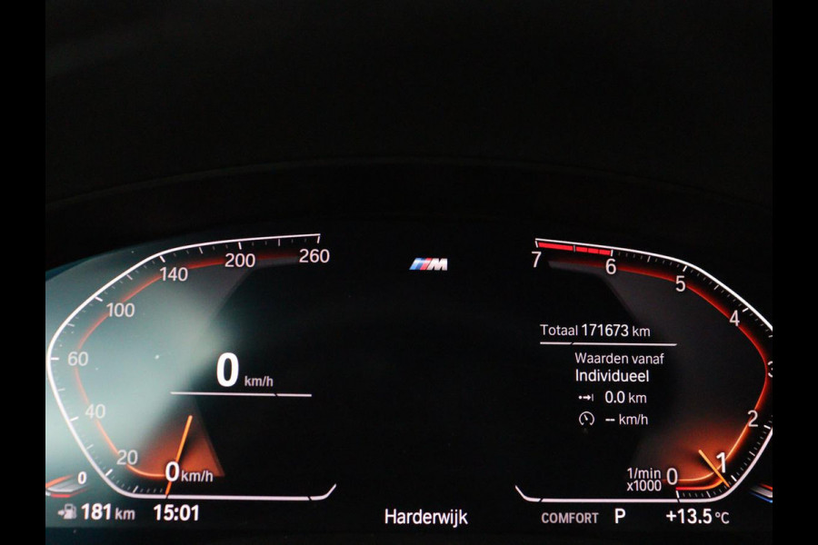 BMW 5 Serie 520i M Sport | Nappaleder | Head-Up | Stoelverwarming | Camera | Carplay | Sfeerverlichting | 20'' | Live Cockpit | Navigatie | Park Assist | Full LED