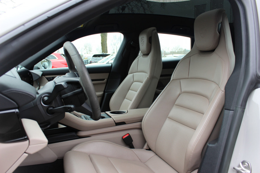 Porsche Taycan Sport Turismo 4S 93 kWh / Panoramadak / 360Camera / Head-up / Accu Performance+ / 21'' / Achterasbesturing / Luchtvering / Keyless / Stoel+Stuurverwarming / DAB / ACC