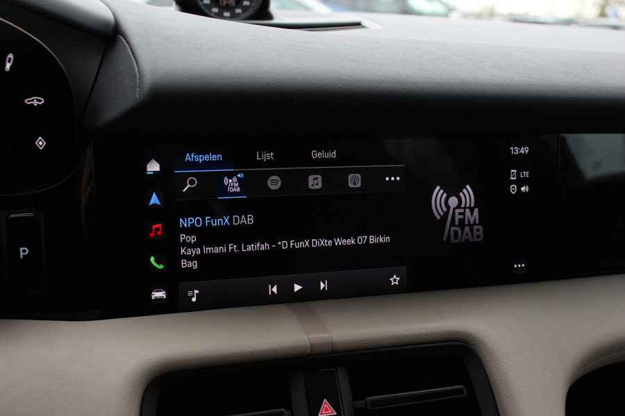 Porsche Taycan Sport Turismo 4S 93 kWh / Panoramadak / 360Camera / Head-up / Accu Performance+ / 21'' / Achterasbesturing / Luchtvering / Keyless / Stoel+Stuurverwarming / DAB / ACC