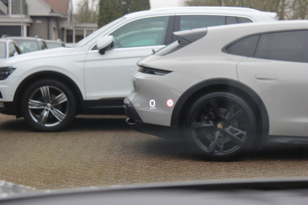 Porsche Taycan Sport Turismo 4S 93 kWh / Panoramadak / 360Camera / Head-up / Accu Performance+ / 21'' / Achterasbesturing / Luchtvering / Keyless / Stoel+Stuurverwarming / DAB / ACC