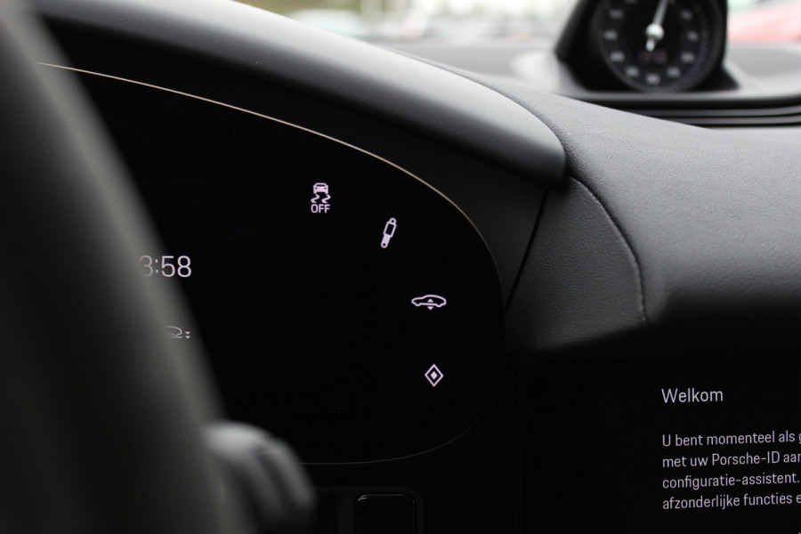 Porsche Taycan Sport Turismo 4S 93 kWh / Panoramadak / 360Camera / Head-up / Accu Performance+ / 21'' / Achterasbesturing / Luchtvering / Keyless / Stoel+Stuurverwarming / DAB / ACC