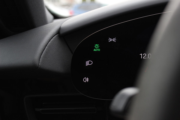 Porsche Taycan Sport Turismo 4S 93 kWh / Panoramadak / 360Camera / Head-up / Accu Performance+ / 21'' / Achterasbesturing / Luchtvering / Keyless / Stoel+Stuurverwarming / DAB / ACC