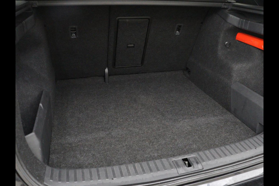 Škoda ENYAQ iV 80 Sportline | SOH 94% | Panoramadak | Stoelverwarming | Memory | Adaptive cruise | Leder/Alcantara | Camera | Carplay | Keyless | DAB | Navigatie | Matrix LED