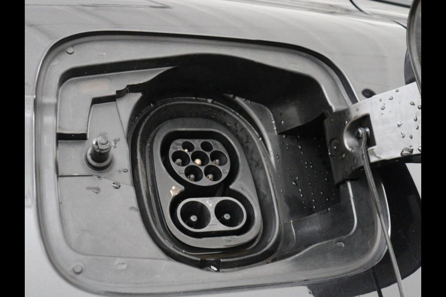 Škoda ENYAQ iV 80 Sportline | SOH 94% | Panoramadak | Stoelverwarming | Memory | Adaptive cruise | Leder/Alcantara | Camera | Carplay | Keyless | DAB | Navigatie | Matrix LED