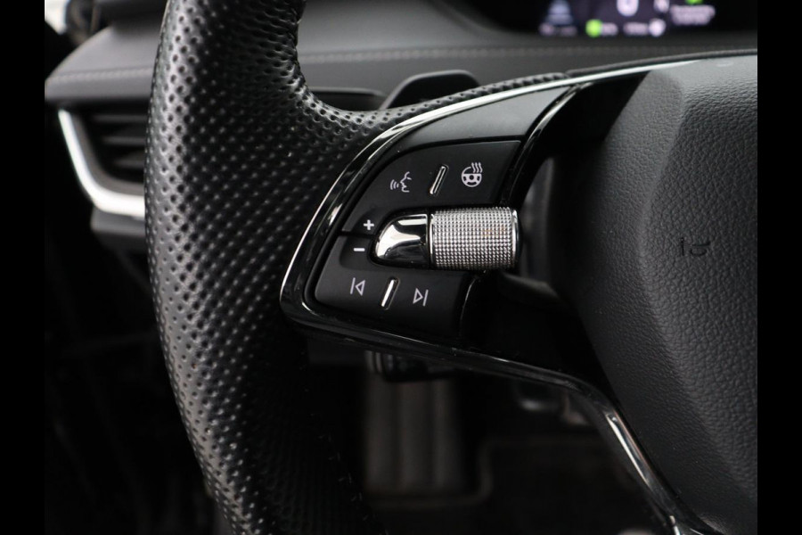 Škoda ENYAQ iV 80 Sportline | SOH 94% | Panoramadak | Stoelverwarming | Memory | Adaptive cruise | Leder/Alcantara | Camera | Carplay | Keyless | DAB | Navigatie | Matrix LED