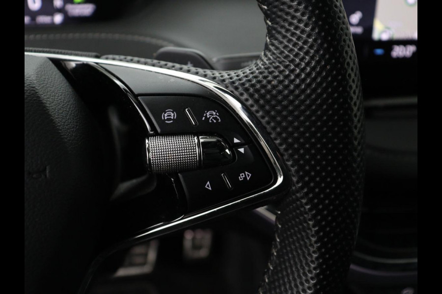 Škoda ENYAQ iV 80 Sportline | SOH 94% | Panoramadak | Stoelverwarming | Memory | Adaptive cruise | Leder/Alcantara | Camera | Carplay | Keyless | DAB | Navigatie | Matrix LED