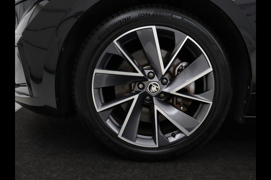 Škoda ENYAQ iV 80 Sportline | SOH 94% | Panoramadak | Stoelverwarming | Memory | Adaptive cruise | Leder/Alcantara | Camera | Carplay | Keyless | DAB | Navigatie | Matrix LED