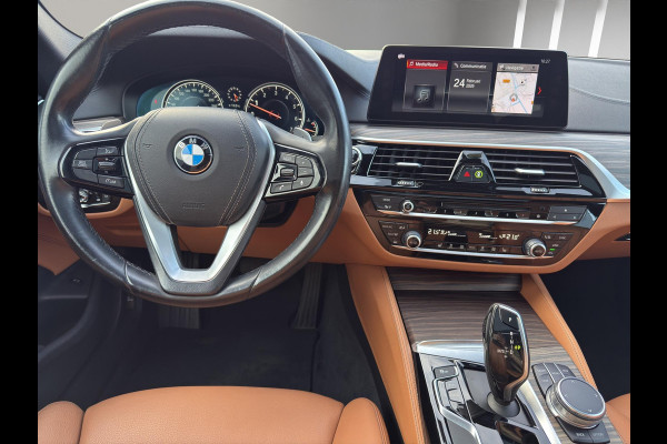 BMW 5 Serie 520i High Executive | Leder | Schuif/Kanteldak | 19"| Comfortstoelen met geheugen |
