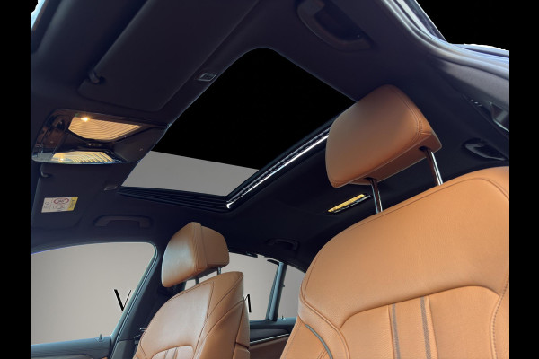 BMW 5 Serie 520i High Executive | Leder | Schuif/Kanteldak | 19"| Comfortstoelen met geheugen |